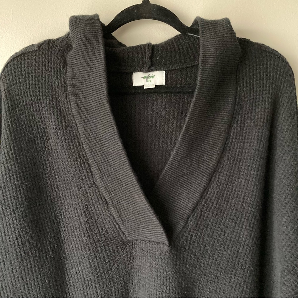 Aerie Women’s Comfy Waffle Knit Black Hooded Sweater V-Neck Medium - Picture 2 of 10
